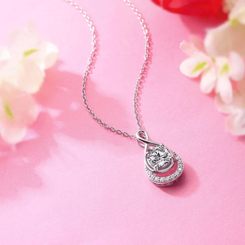 Serenelle Moissanite Halo Necklace (1 Ct) | Jewelsentials Serenelle Moissanite Halo Necklace (1 Ct) - Image 3
