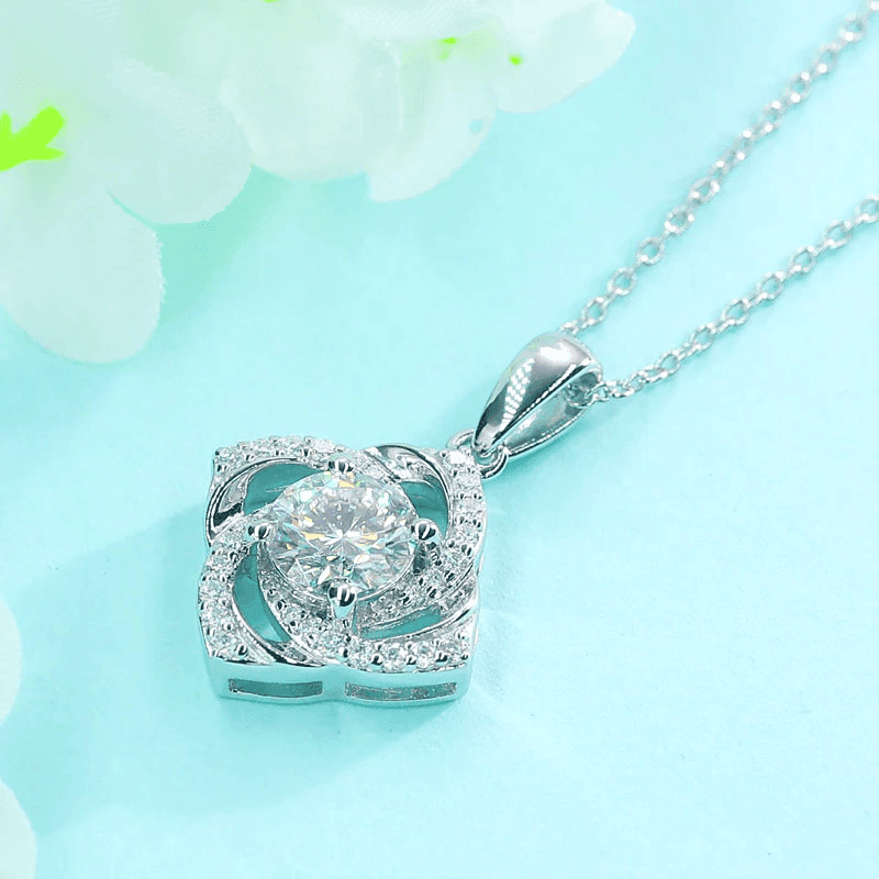 Rosabelle Moissanite Bloom Necklace (1 Ct) | Jewelsentials Rosabelle Moissanite Bloom Necklace (1 Ct) - Image 3