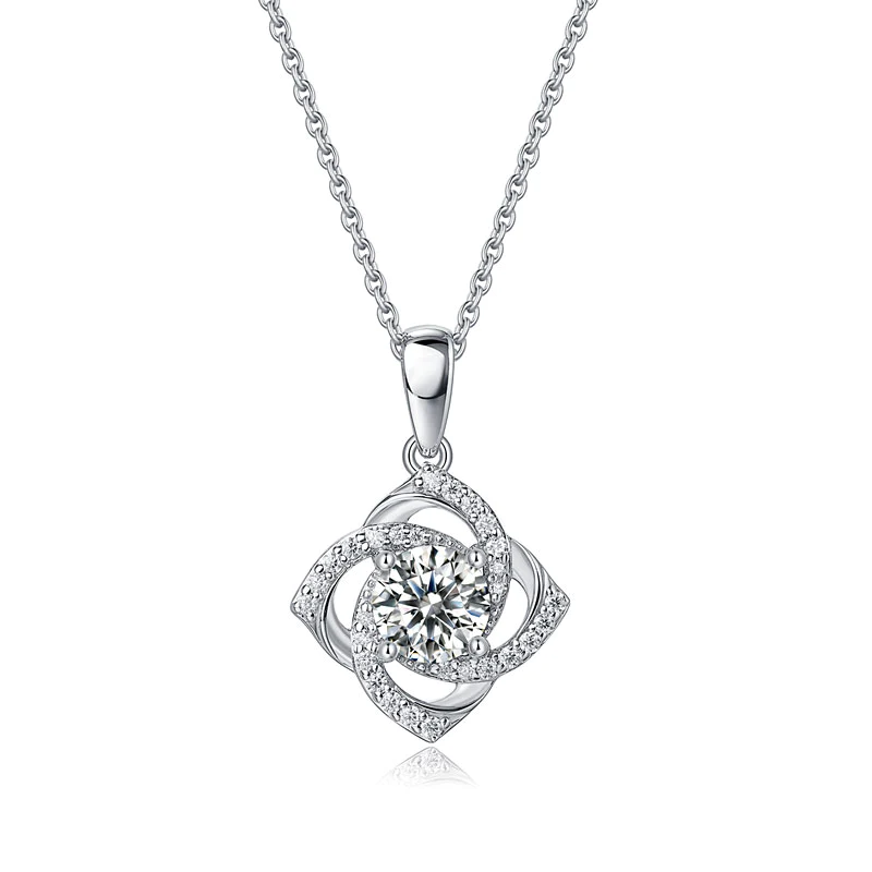 Rosabelle Moissanite Bloom Necklace (1 Ct) | Jewelsentials Rosabelle Moissanite Bloom Necklace (1 Ct)