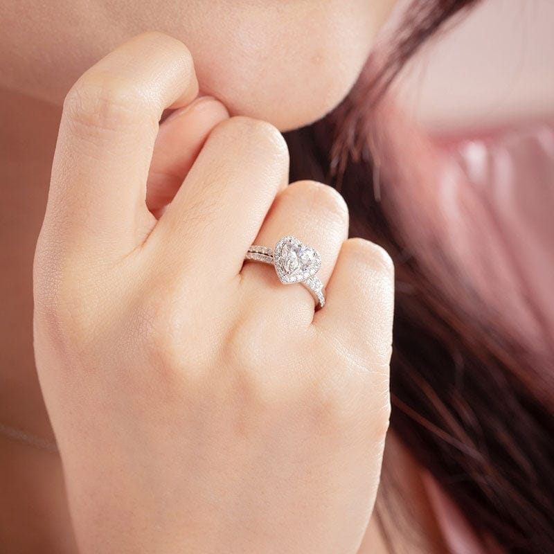 Elowen Heart Moissanite Ring (1 Ct) | Jewelsentials Elowen Heart Moissanite Ring (1 Ct) - Image 2