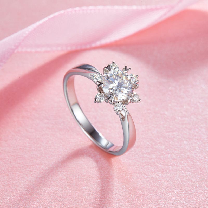 Elowen Grace Moissanite Ring (1 Ct) | Jewelsentials Elowen Grace Moissanite Ring (1 Ct) - Image 4