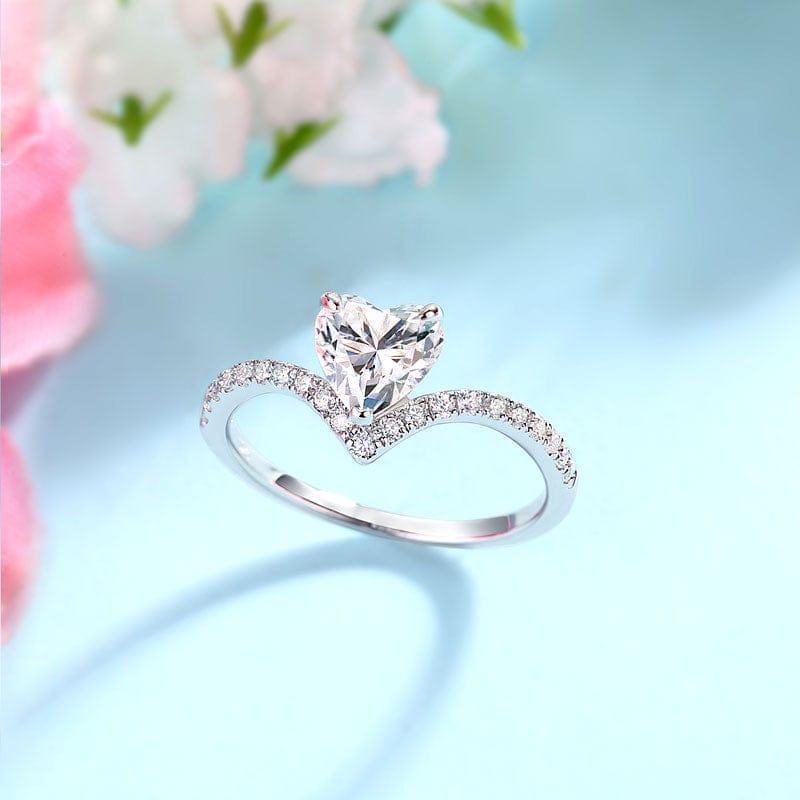 Lyra Heart Moissanite Ring (1 Ct) | Jewelsentials Lyra Heart Moissanite Ring (1 Ct) - Image 5